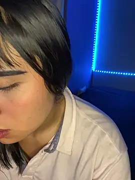 Snapshot of Chelly_GS chatting on 12-23-24, 05:39 Chelly GS online show from 12-23-24, 05:39