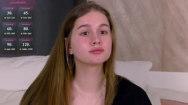 Snapshot of EllieHayes chatting on 06-06-26, 01:38 EllieHayes online show from 06-06-26, 01:38