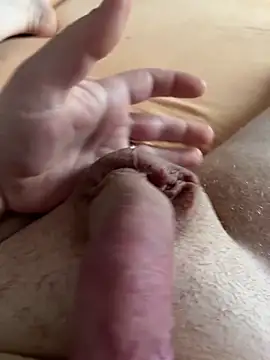 Snapshot of EhemannTotti chatting on 09-25-25, 09:13 EhemannTotti online show from 09-25-25, 09:13