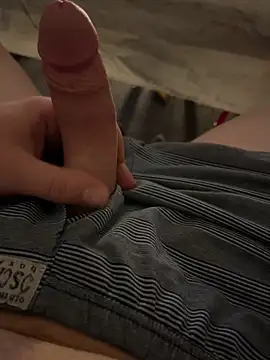 Snapshot of EhemannTotti chatting on 11-05-25, 11:16 EhemannTotti online show from 11-05-25, 11:16