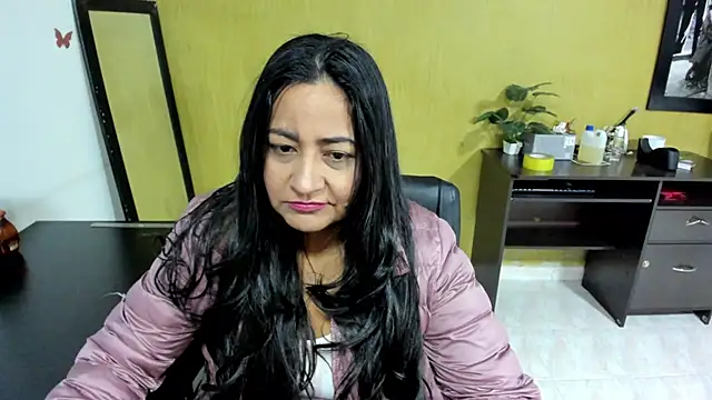 Snapshot of Adele_Sweett chatting on 01-31-25, 10:52 Adele Sweett online show from 01-31-25, 10:52