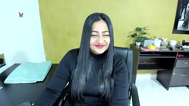 Snapshot of Adele_Sweett chatting on 02-04-25, 10:32 Adele Sweett online show from 02-04-25, 10:32