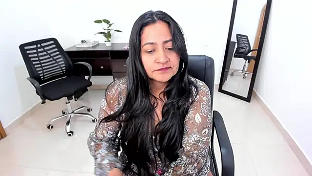 Snapshot of Adele_Sweett chatting on 02-10-25, 05:19 Adele Sweett online show from 02-10-25, 05:19