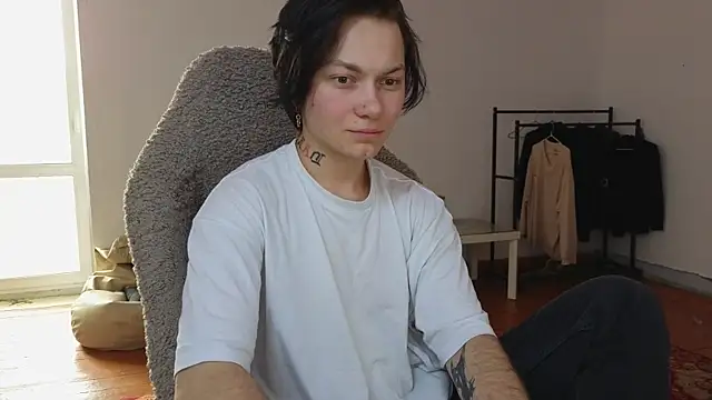 Snapshot of esajukyy chatting on 07-18-26, 10:08 esajukyy online show from 07-18-26, 10:08