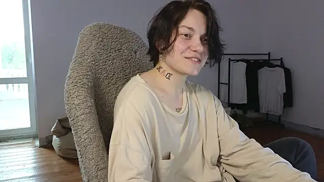 Snapshot of esajukyy chatting on 07-28-26, 01:54 esajukyy online show from 07-28-26, 01:54