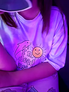 Snapshot of Olivia3 chatting on 02-09-25, 04:18 Olivia3 online show from 02-09-25, 04:18