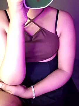 Snapshot of Olivia3 chatting on 02-15-25, 11:03 Olivia3 online show from 02-15-25, 11:03