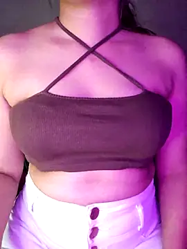 Snapshot of Olivia3 chatting on 03-04-25, 11:32 Olivia3 online show from 03-04-25, 11:32