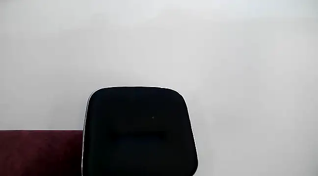 Snapshot of Olivia3 chatting on 03-19-25, 09:37 Olivia3 online show from 03-19-25, 09:37