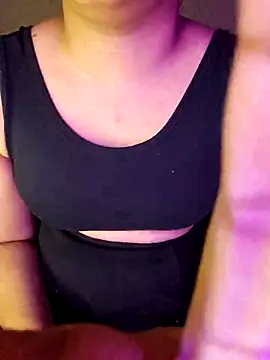 Snapshot of Olivia3 chatting on 10-21-25, 08:20 Olivia3 online show from 10-21-25, 08:20