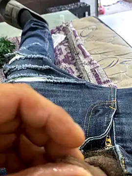 Deste223 online show from 12-20-25, 04:14