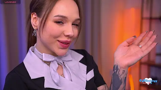 Snapshot of Bllowjoyy chatting on 02-12-26, 07:36 Bllowjoyy online show from 02-12-26, 07:36