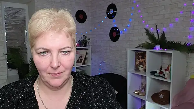 Snapshot of Sandra_Snow chatting on 12-28-24, 06:50 Sandra Snow online show from 12-28-24, 06:50