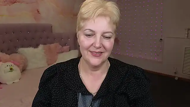 Snapshot of Sandra_Snow chatting on 01-14-25, 02:53 Sandra Snow online show from 01-14-25, 02:53