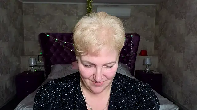 Snapshot of Sandra_Snow chatting on 01-17-25, 02:18 Sandra Snow online show from 01-17-25, 02:18