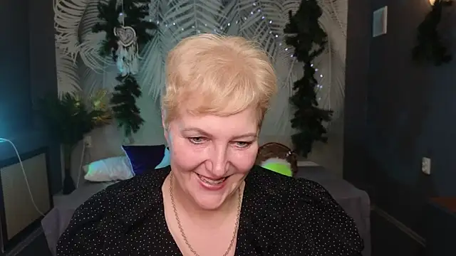 Snapshot of Sandra_Snow chatting on 01-18-25, 02:23 Sandra Snow online show from 01-18-25, 02:23