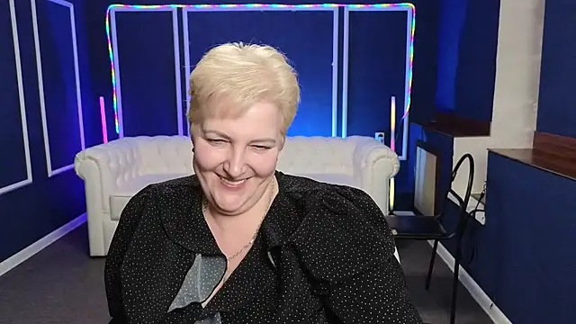 Snapshot of Sandra_Snow chatting on 02-02-25, 08:41 Sandra Snow online show from 02-02-25, 08:41