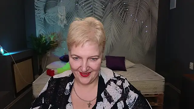 Snapshot of Sandra_Snow chatting on 02-09-25, 05:33 Sandra Snow online show from 02-09-25, 05:33