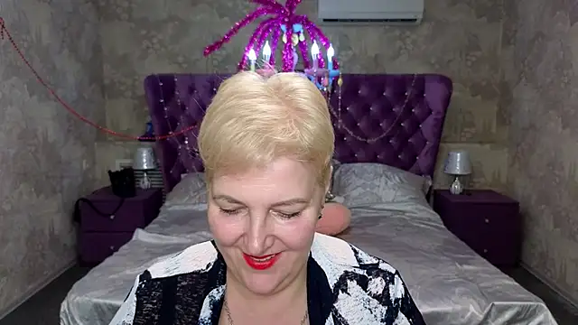 Snapshot of Sandra_Snow chatting on 02-14-25, 05:57 Sandra Snow online show from 02-14-25, 05:57