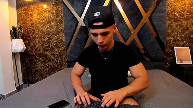 Flynn Riider online show from 01-21-25, 02:26