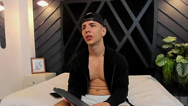 Flynn Riider online show from 02-08-25, 11:44