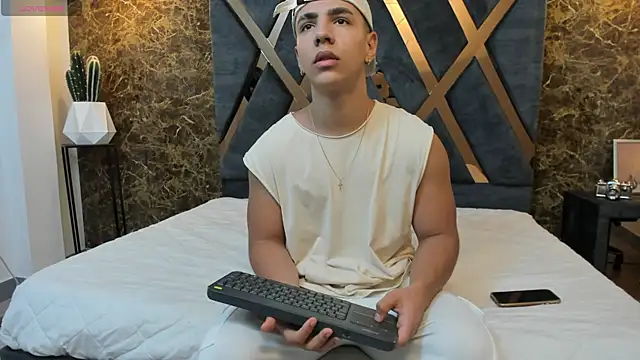 Flynn Riider online show from 03-07-25, 11:40