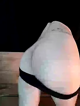 Snapshot of Sweety-Cat chatting on 12-23-24, 01:08 Sweety-Cat online show from 12-23-24, 01:08