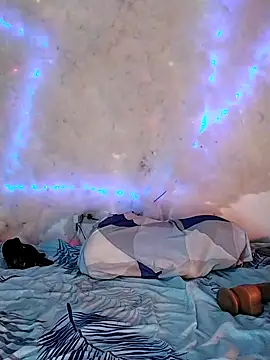 Snapshot of Sweety-Cat chatting on 12-24-24, 12:44 Sweety-Cat online show from 12-24-24, 12:44