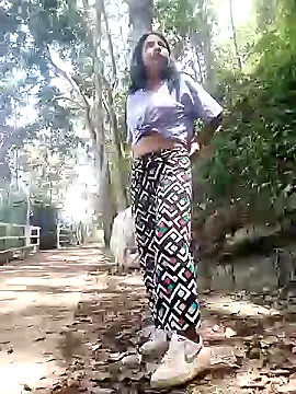 Snapshot of Danna-linyi chatting on 12-10-24, 04:38 Danna-linyi online show from 12-10-24, 04:38