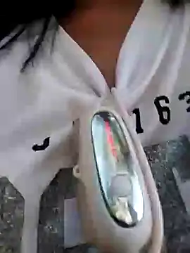 Snapshot of Danna-linyi chatting on 12-27-24, 09:54 Danna-linyi online show from 12-27-24, 09:54