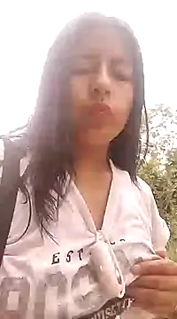 Snapshot of Danna-linyi chatting on 12-29-24, 01:49 Danna-linyi online show from 12-29-24, 01:49