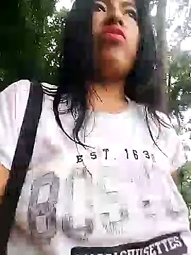 Snapshot of Danna-linyi chatting on 01-12-25, 02:09 Danna-linyi online show from 01-12-25, 02:09