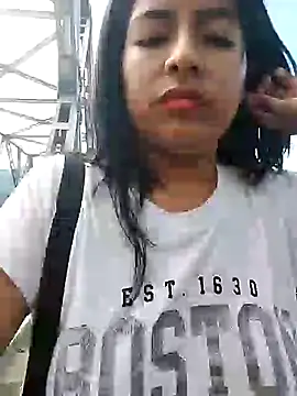 Snapshot of Danna-linyi chatting on 01-12-25, 08:14 Danna-linyi online show from 01-12-25, 08:14