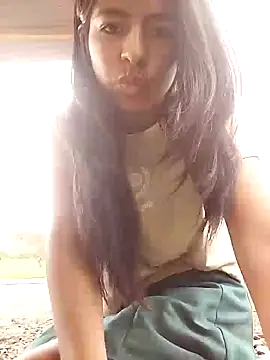 Snapshot of Danna-linyi chatting on 02-01-25, 04:54 Danna-linyi online show from 02-01-25, 04:54