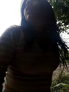 Snapshot of Danna-linyi chatting on 02-05-25, 02:59 Danna-linyi online show from 02-05-25, 02:59