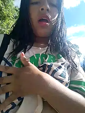 Snapshot of Danna-linyi chatting on 03-05-25, 08:53 Danna-linyi online show from 03-05-25, 08:53