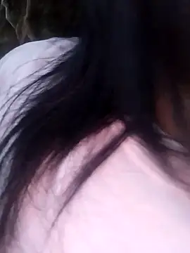 Snapshot of Danna-linyi chatting on 03-06-25, 11:20 Danna-linyi online show from 03-06-25, 11:20