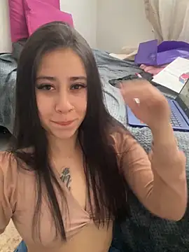 Snapshot of Zoee_t chatting on 02-18-25, 08:36 Zoee t online show from 02-18-25, 08:36