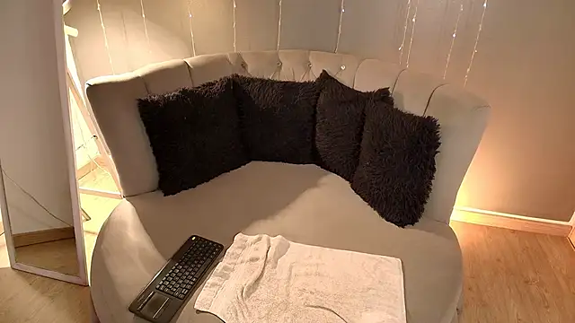 slutty venus online show from 01-05-25, 08:00