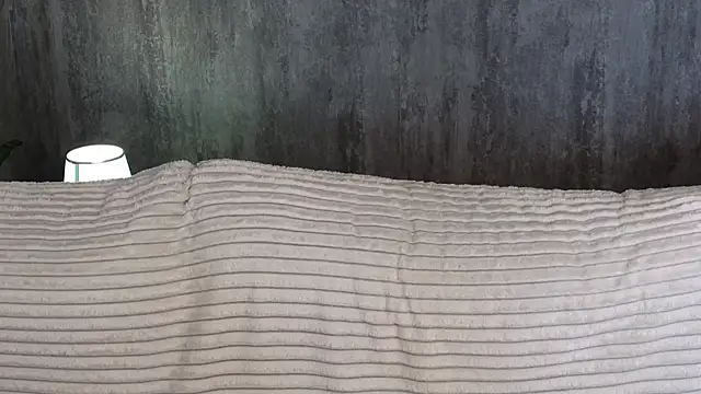 WiloneEsse online show from 02-14-25, 04:15