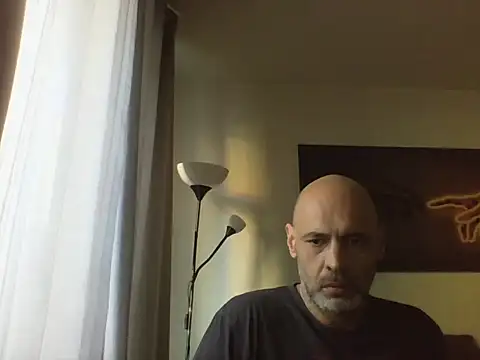 Snapshot of Avamereandmikel chatting on 11-28-25, 02:53 Avamereandmikel online show from 11-28-25, 02:53