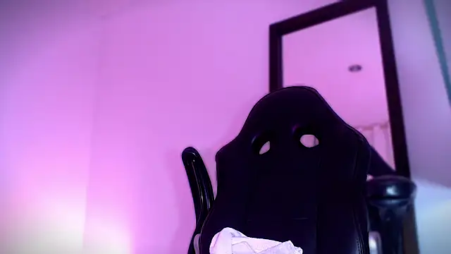 Snapshot of Junihn0 chatting on 09-28-25, 09:53 Junihn0 online show from 09-28-25, 09:53