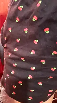 Snapshot of cute-neha70 chatting on 02-05-25, 06:46 cute-neha70 online show from 02-05-25, 06:46