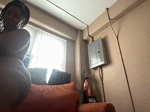 Snapshot of Eboni03 chatting on 12-11-24, 06:20 Eboni03 online show from 12-11-24, 06:20