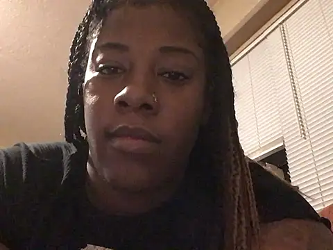 Snapshot of Eboni03 chatting on 12-15-24, 03:13 Eboni03 online show from 12-15-24, 03:13