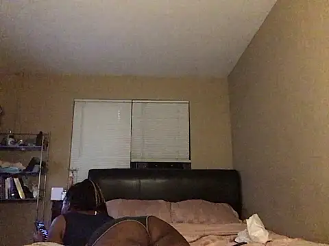 Snapshot of Eboni03 chatting on 12-17-24, 07:40 Eboni03 online show from 12-17-24, 07:40