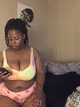 Snapshot of Eboni03 chatting on 09-27-25, 08:08 Eboni03 online show from 09-27-25, 08:08