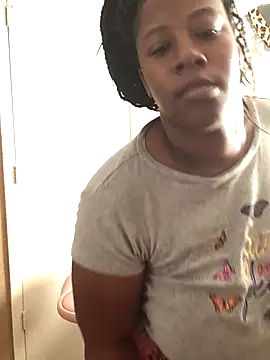 Snapshot of Eboni03 chatting on 09-30-25, 05:29 Eboni03 online show from 09-30-25, 05:29