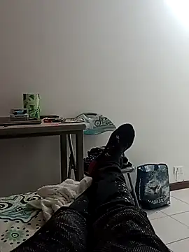 Snapshot of Sanmede28 chatting on 12-17-25, 08:09 Sanmede28 online show from 12-17-25, 08:09