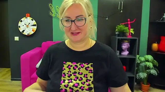 ChristyBrooks online show from 02-10-25, 09:36